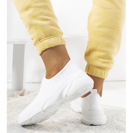 BM Aarons hvide sneakers 1