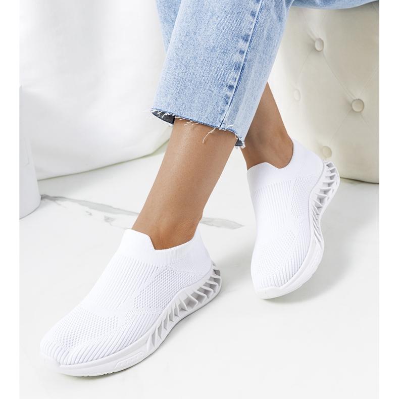 Nedas hvide sneakers 2