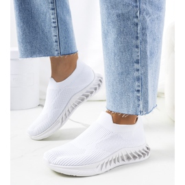 Nedas hvide sneakers 1