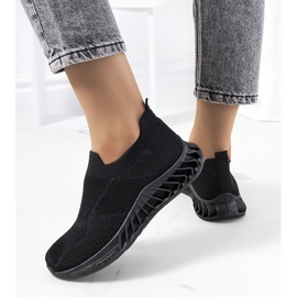 Nedas sorte sneakers 1