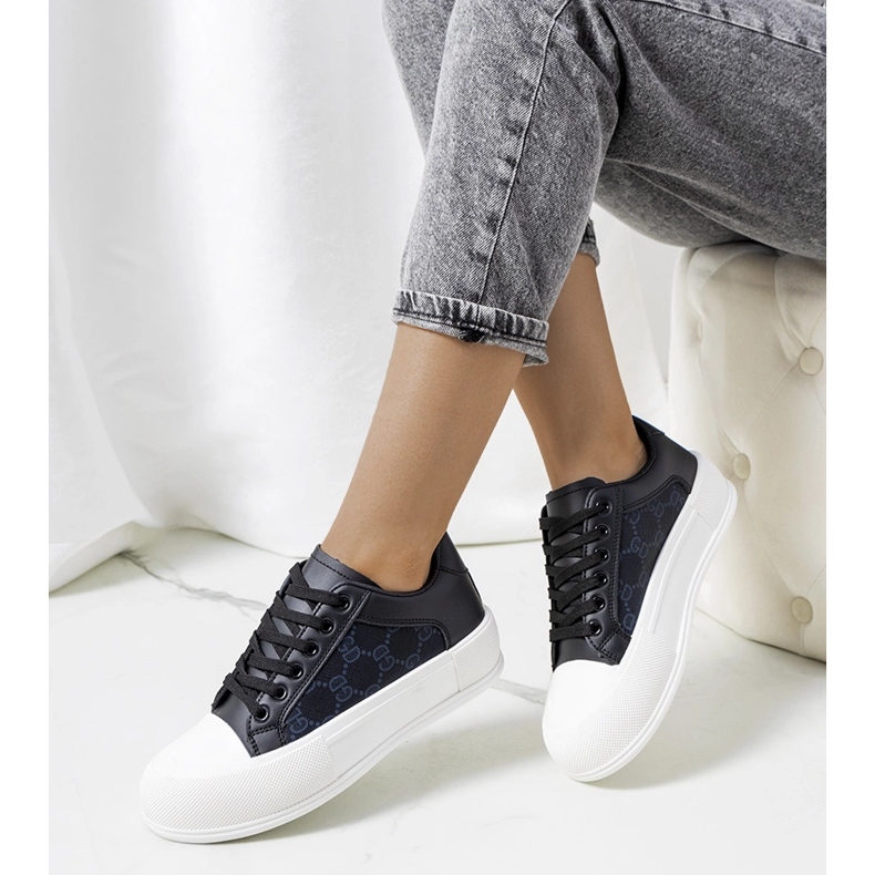 Sorte sneakers på Birkett platformen 1