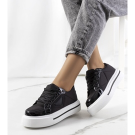 Sorte sneakers med en tyk Scrabster-sål 1