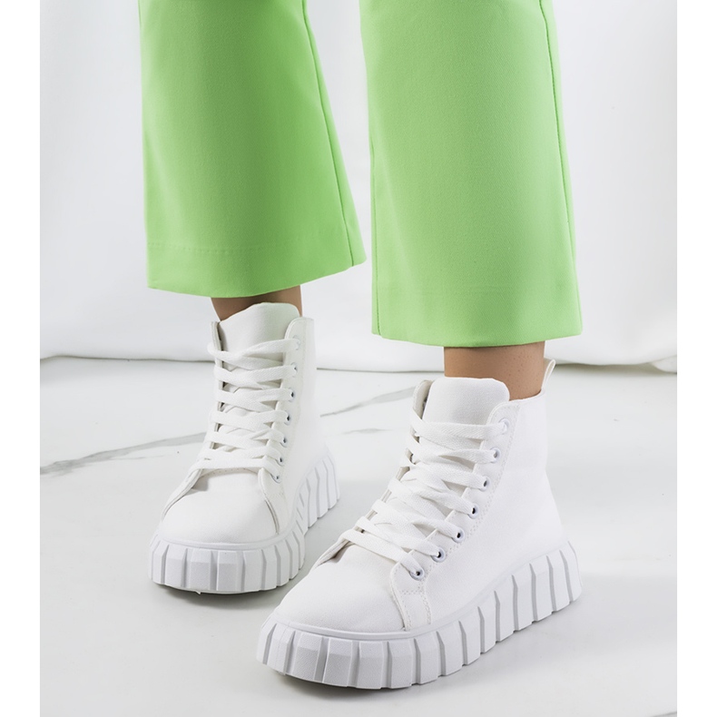 BM Hvide sneakers på Horizo-platformen 1