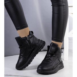 Sorte isolerede sneakers fra Tasma 1