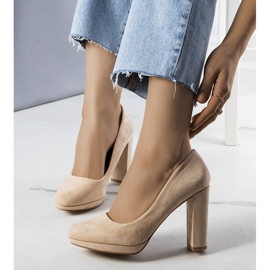 Beige stiletpumps fra Leonard 1