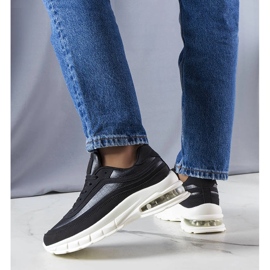 Courtne sorte sneakers 1