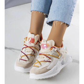 Beige sneakers i blandet stof fra Traci 1