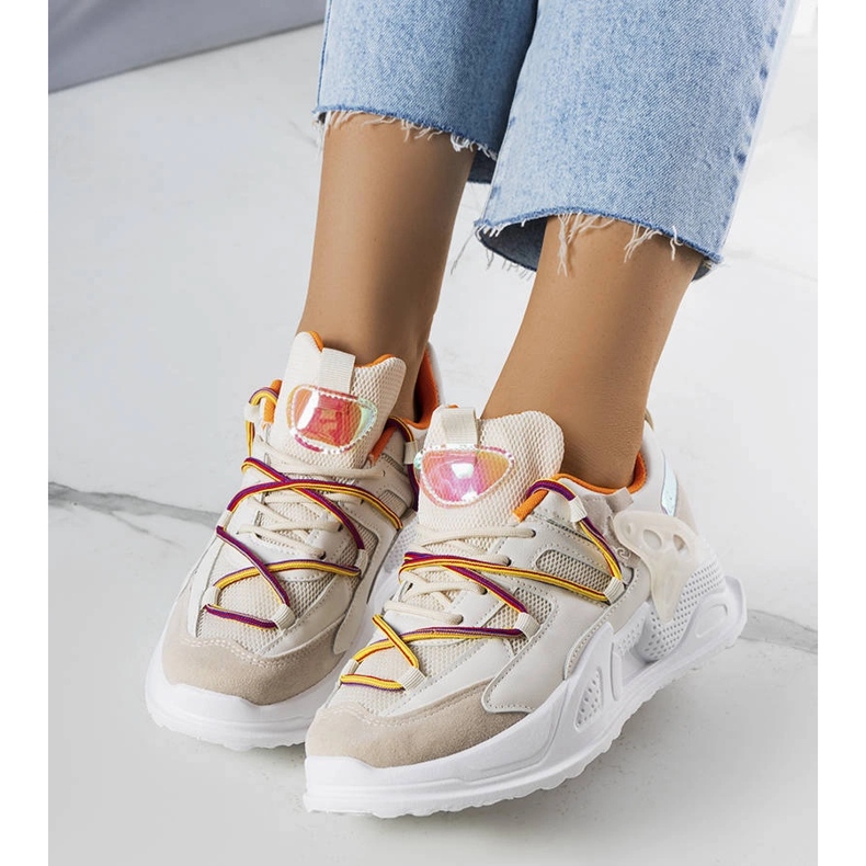 Beige sneakers i blandet stof fra Traci 1