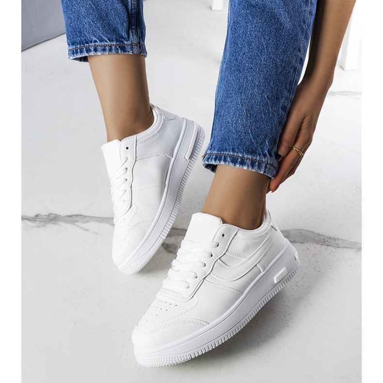 BM Hvide sneakers på tyk sål fra Kim 1
