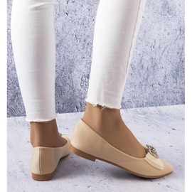 Beige ballerinaer med sløjfe og rhinsten fra LaGarde 1