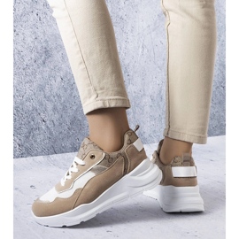 Beige sneakers med guldindlæg fra Lebrun 1