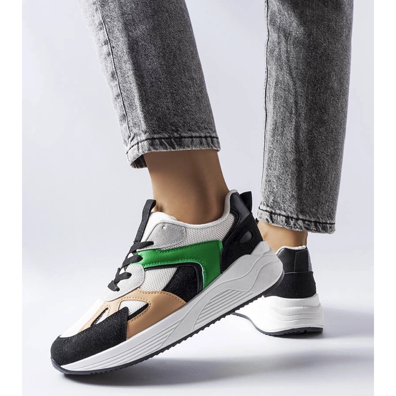 Sorte sneakers lavet af blandede materialer fra Riel hvid 1