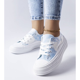 Hvide og blå sneakers fra Blais 1
