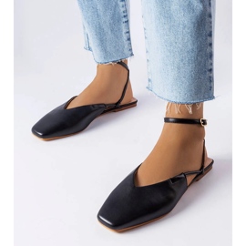 Sorte lukkede sandaler 1