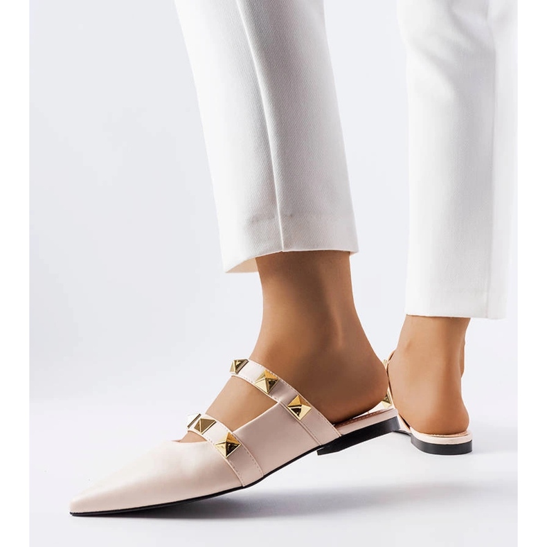 Beige sandaler med spids tå fra Ruckman 1