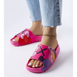 Mørke lyserøde flip flops med print 1