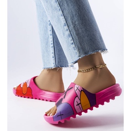 Mørke lyserøde flip flops med print 2