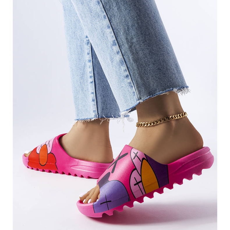 Mørke lyserøde flip flops med print 2