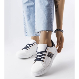 Inna Hvide sneakers med dekoreret overdel fra Sauriol 1