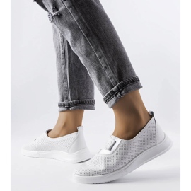 Hvide perforerede sneakers fra Ethels 1