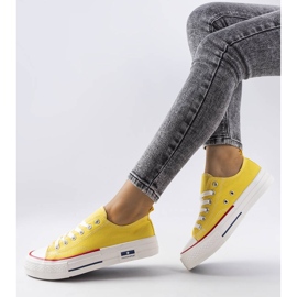 Roslyn gule sneakers 1