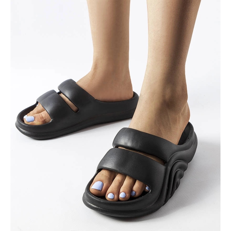 Sorte gummiflip-flops fra Geneve 1