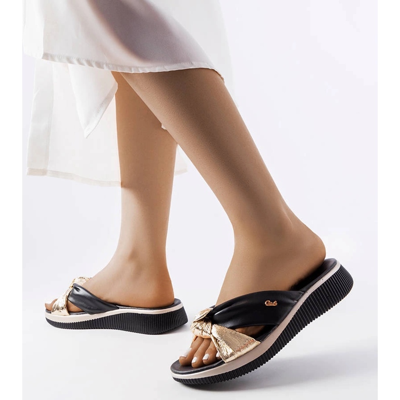 Sorte og guld sandaler fra Luce 2