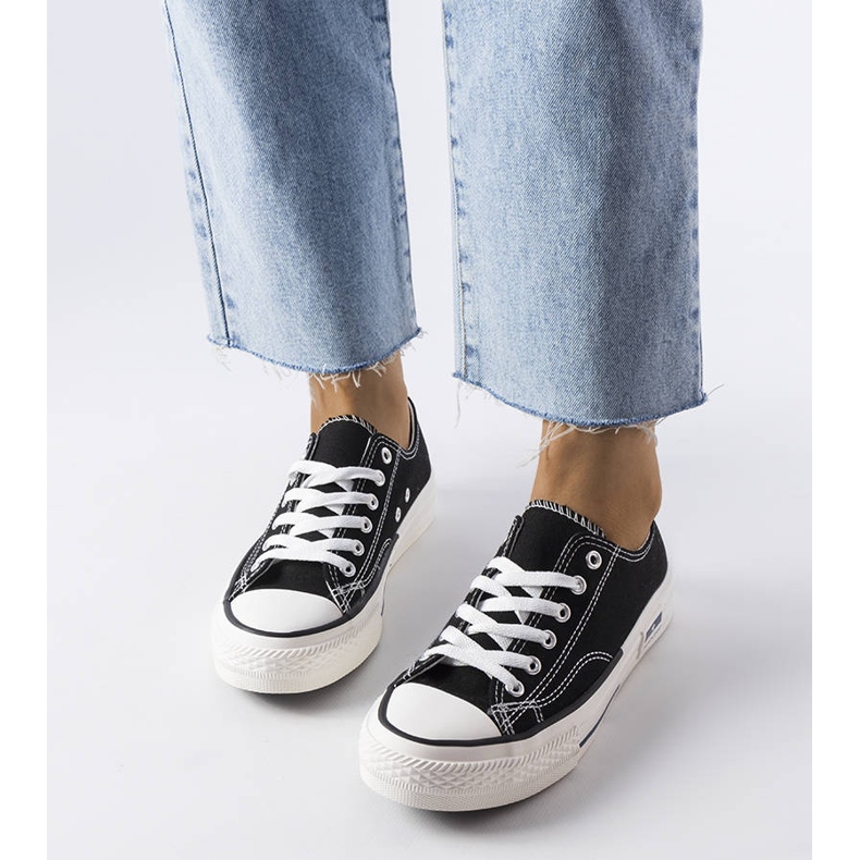 Roslyn sorte sneakers 1