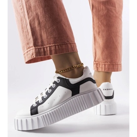 Hvide sneakers på Gosselin platformen 1