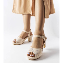 Beige bloksandaler fra Beltane 1