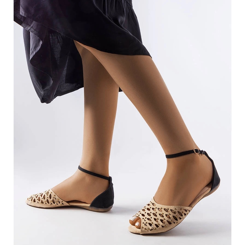 Beige gennembrudte sandaler med zirkoner fra Avice 2
