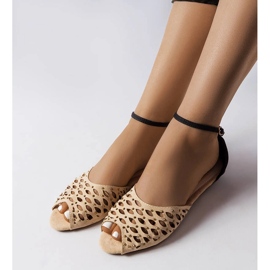 Beige gennembrudte sandaler med zirkoner fra Avice 1