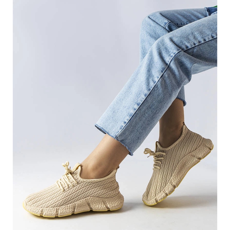 Lysbeige sportssneakers fra Élodie 1