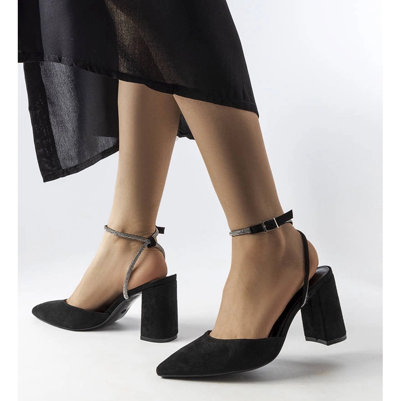 Sort hæl pumps fra Stella 1