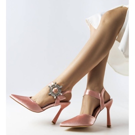 Beige satin højhælede sandaler fra Linda lyserød 1