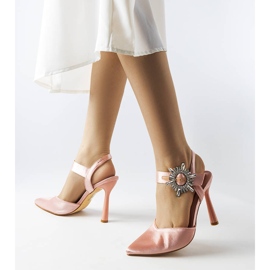 Beige satin højhælede sandaler fra Linda lyserød 2