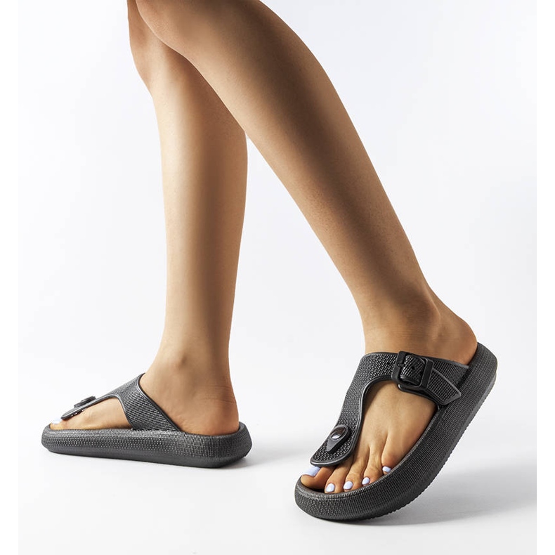 Sorte flip-flops fra Moretti 2