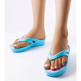 Blå lys flip flops fra Isla 1