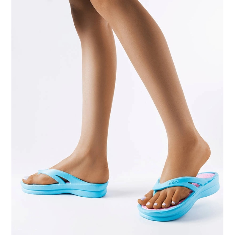 Blå lys flip flops fra Isla 2