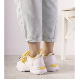Hvide sneakers med gule Splitters indlæg 1