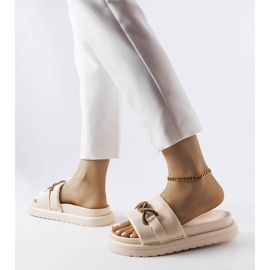 Beige platformsrutsjebaner fra Frédérique 2