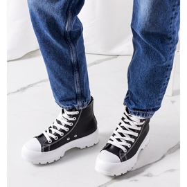 Sorte sneakers på Curley platformen 1