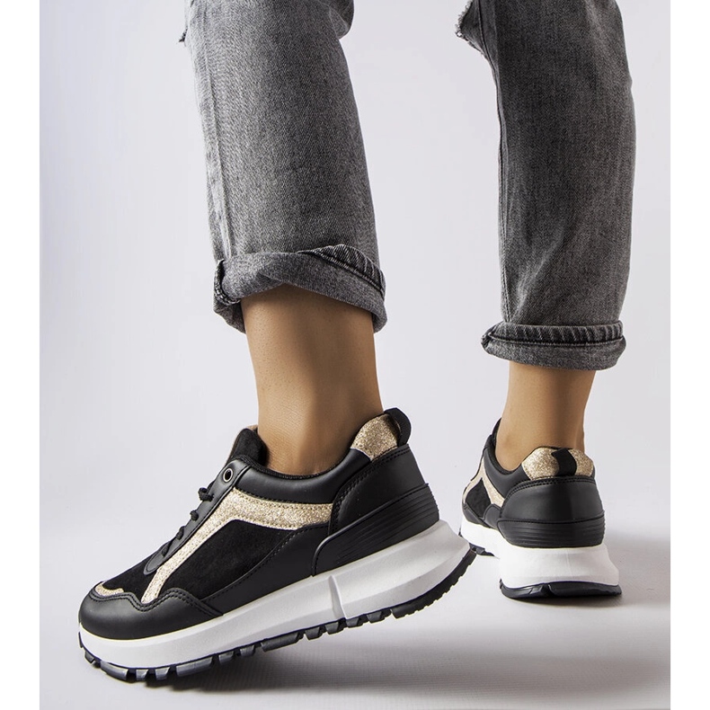 Inna Sorte sneakers med glimmerdekoration fra Busso 2
