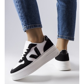 Sorte og hvide platformssneakers fra Plouffe 1