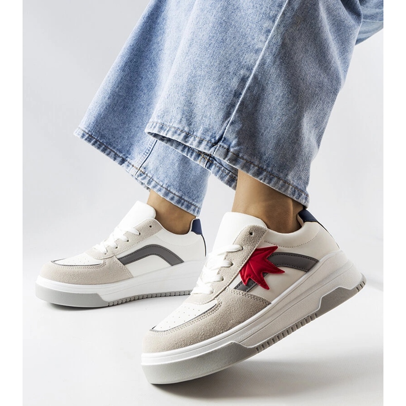 Hvide sneakers med øko ruskindsindlæg fra Kollins 1