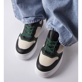 Sorte og grønne sneakers på Baron platformen 1