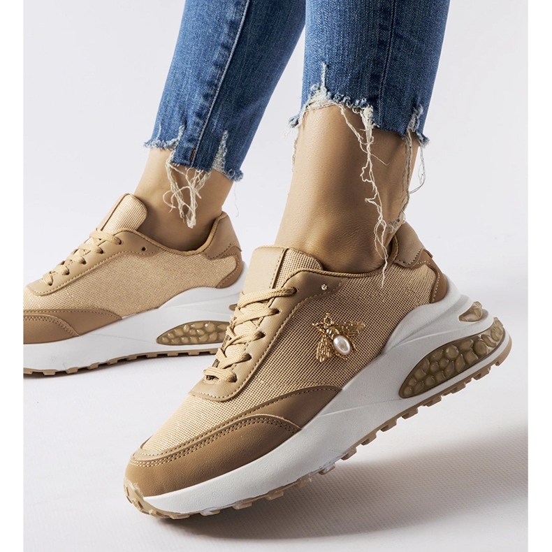 Brune og hvide sneakers med dekorativ Acciano-tråd 1