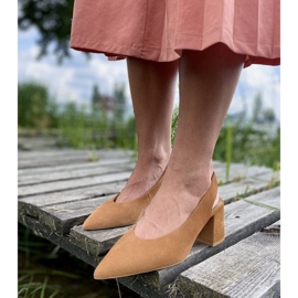 Marco Shoes Brune pumps med en hæl i naturlig velour 1