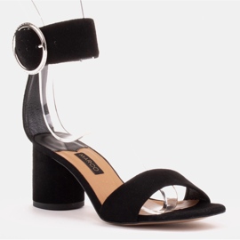 Marco Shoes Kvinders lædersandaler med et dekorativt spænde sort 1
