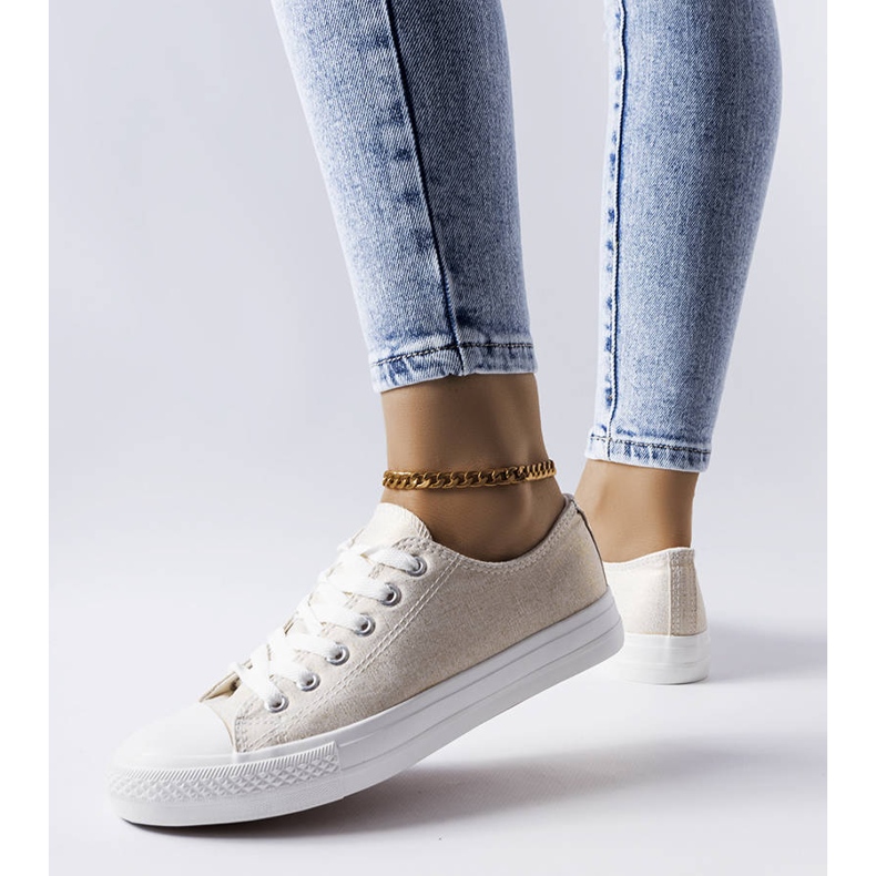 Vignette hvide skinnende sneakers beige 1